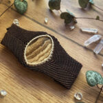 Bracelet manchette jaspe paysage, sertie en blanc et le reste marron